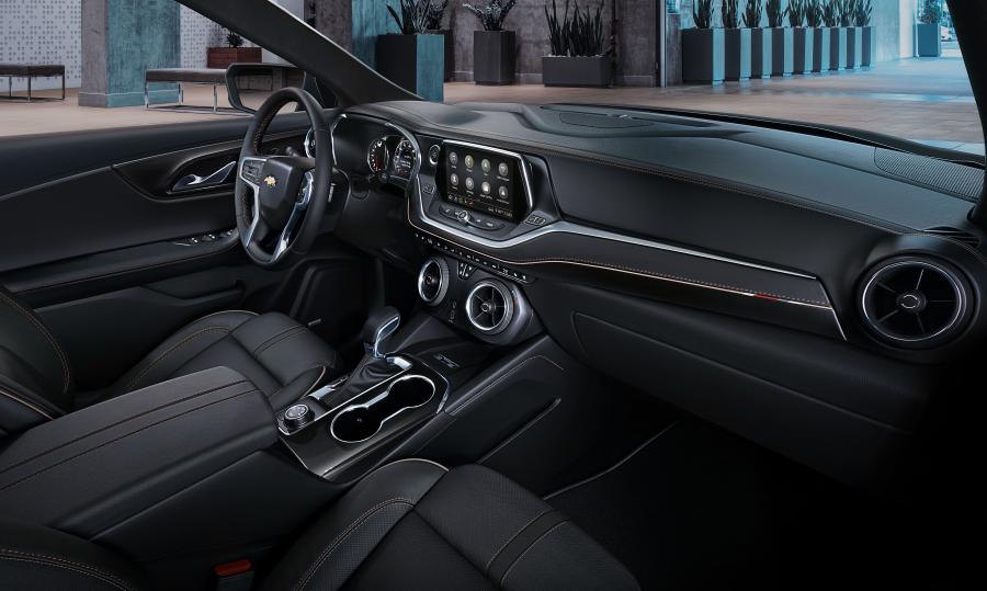 Интерьер Chevrolet Blazer Premier 2018 года  (фото 7 из 26)